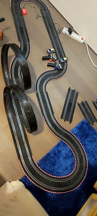 Scalextric compact con dos coches y mandos wireles