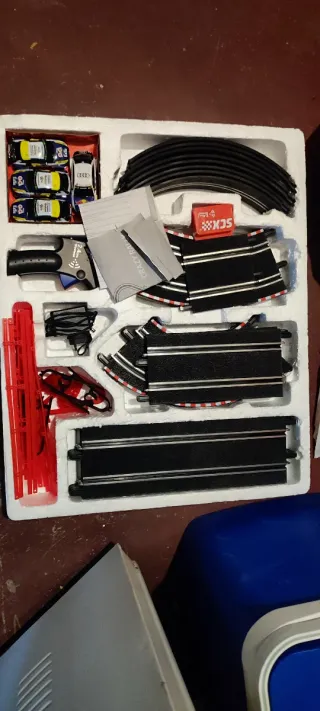 Scalextric compact con dos coches y mandos wireles