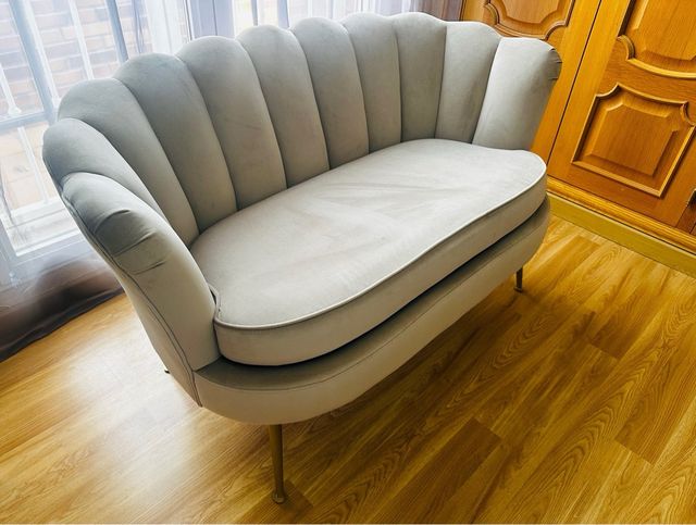 Sofá moderno beige y gris. Dos plazas.