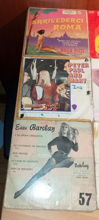 9 dischi in vinile retrò vintage vari cantanti