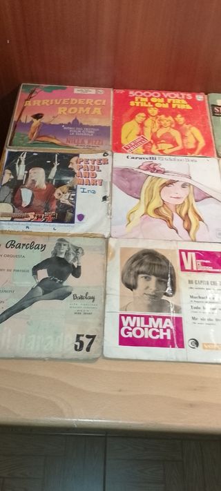 9 dischi in vinile retrò vintage vari cantanti