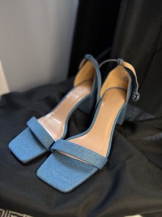 Sandalias tacón bajo azul T.39