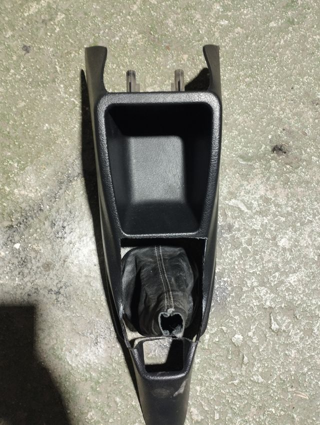 Guantera Citroen Saxo .