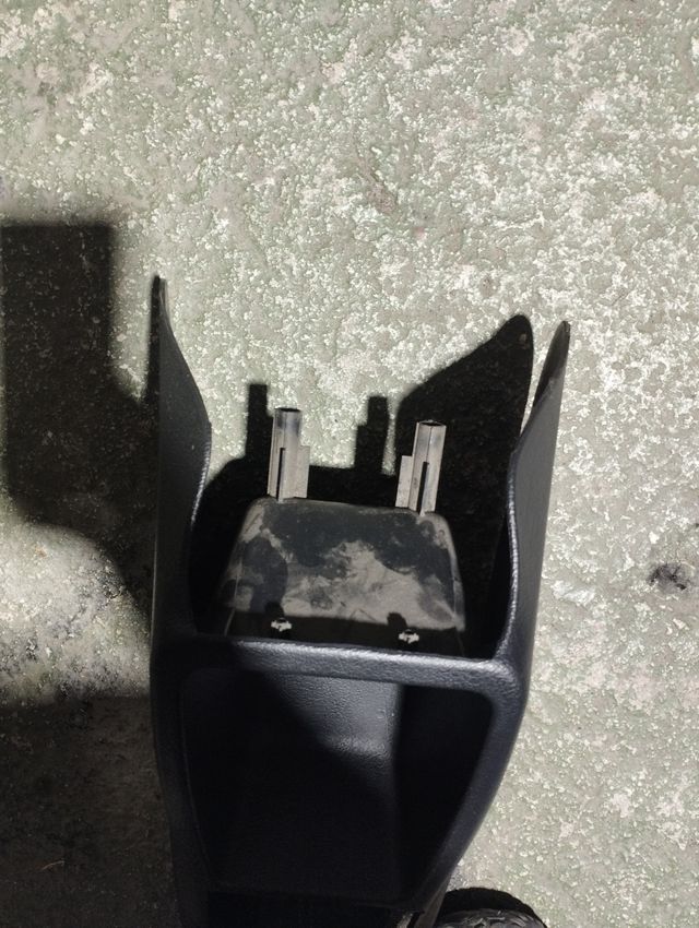 Guantera Citroen Saxo .