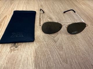 Gafas de sol aviador Zara doradas
