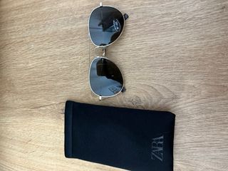 Gafas de sol aviador Zara doradas
