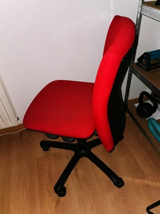 Silla oficina/escritorio ajustable roja
