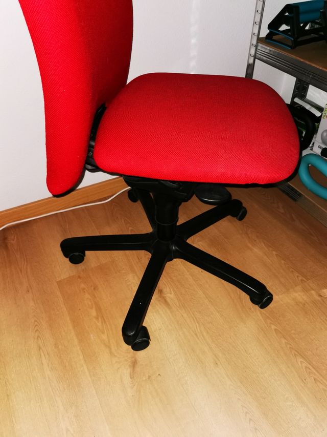 Sedia da ufficio/scrivania regolabile rossa