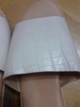 Zuecos destalonados beige