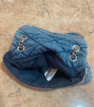 Bolso vaquero acolchado con cadena