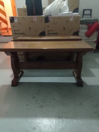 Mesa de bodega de madera rústica