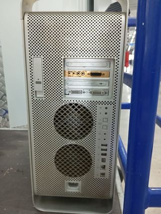 Torre PC Apple Plata