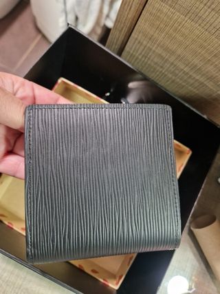 Cartera de caballero negra