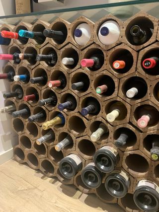 Botellero de terracota obra