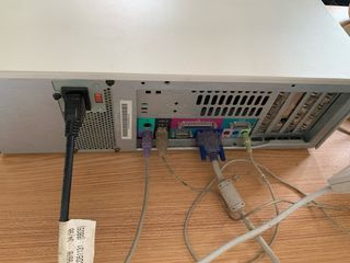 Ordenador IBM NetVista Vintage Beige