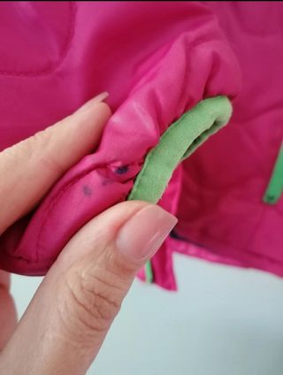 Cazadora niña rosa con cremallera verde