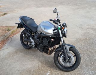 Moto Yamaha FZ6 N S2 98CV plateada