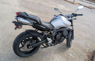 Moto Yamaha FZ6 N S2 98CV plateada