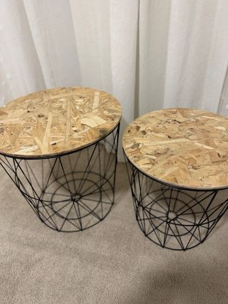 Mesitas auxiliares de metal y madera