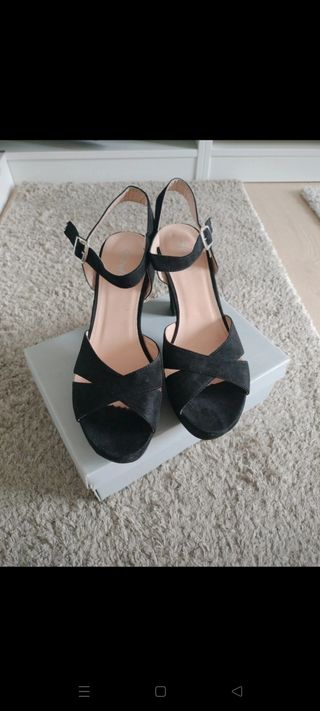Zapatos de tacón negros
