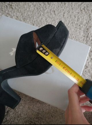 Zapatos de tacón negros