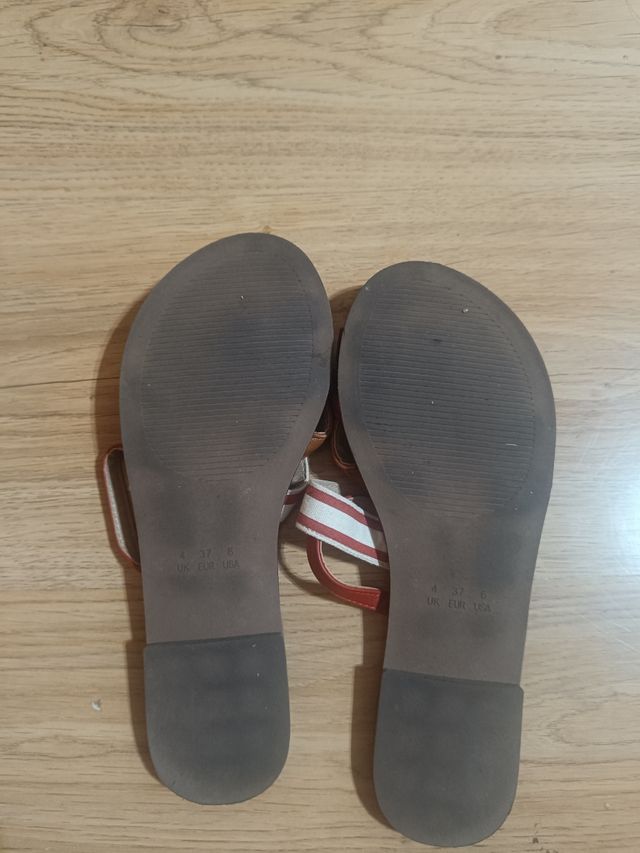 Sandalias Marrones y Rojas Talla 37