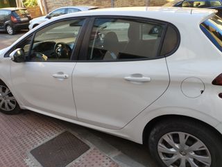 Peugeot 208 2016