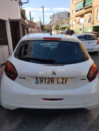 Peugeot 208 2016