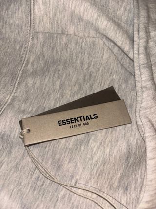 Sudadera Essentials Fear of God Gris