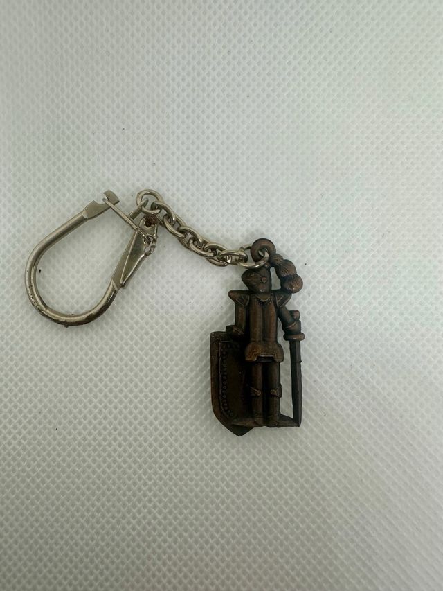 Llavero Caballero Medieval con Escudo G