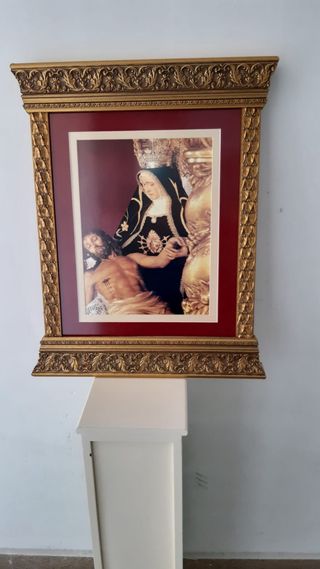 Marco de madera con fotografía de Virgen