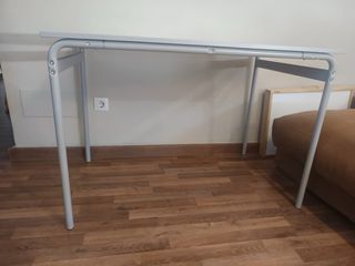 Mesa Ikea Grasala gris metal