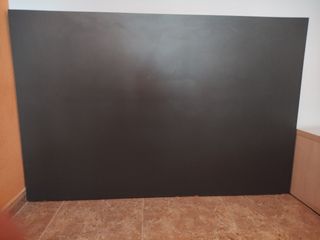 Habitación juvenil marrón y naranja