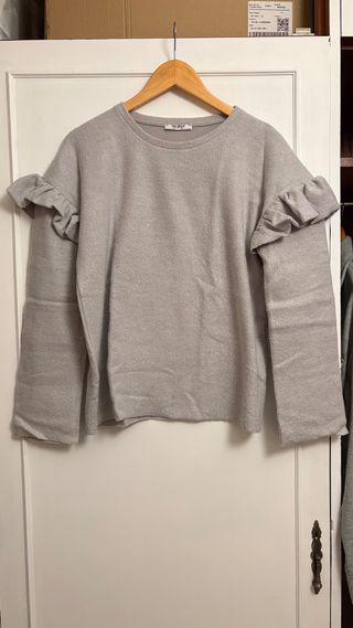 Jersey Zara Gris con Volantes