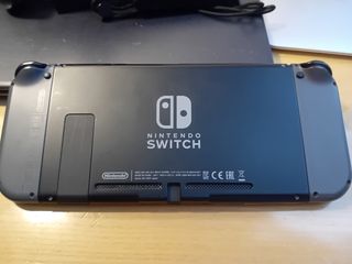Nintendo Switch con joycon grigi