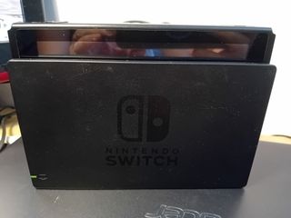 Nintendo Switch con joycon grigi
