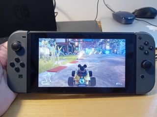 Nintendo Switch con joycon grigi
