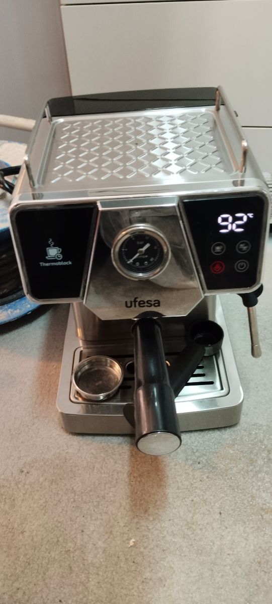 Cafetera Cecotec supera automática