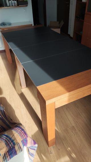 Mesa de madera maciza extensible