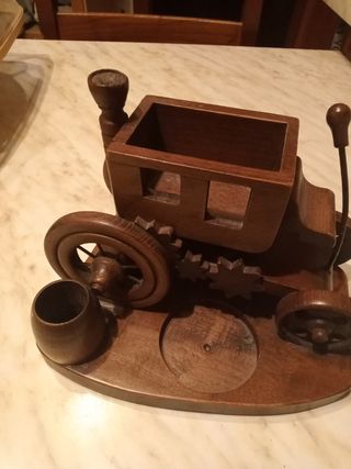 Carrozza a vapore vintage in legno