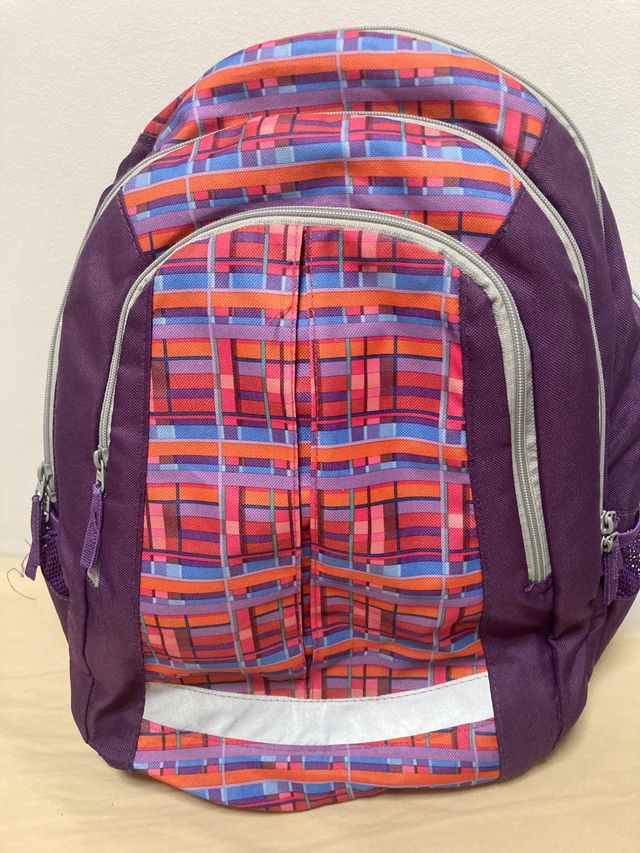 Mochila Escolar Morada con Diseño