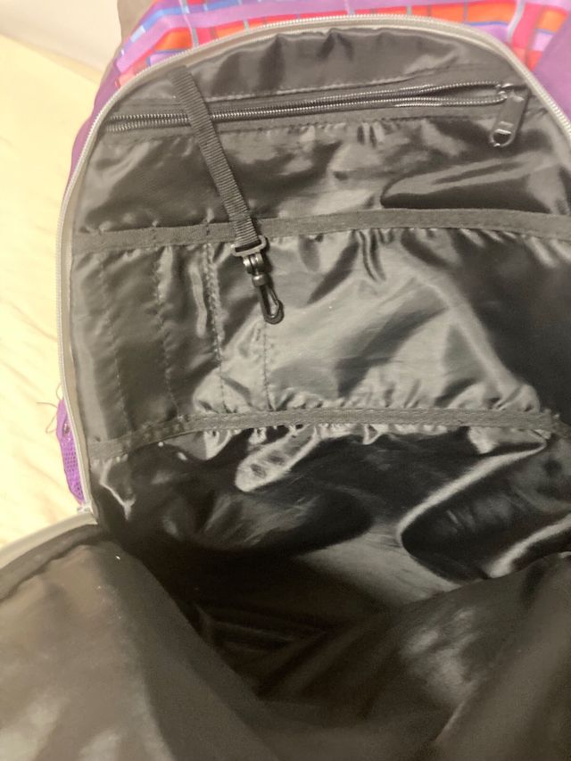 Mochila Escolar Morada con Diseño