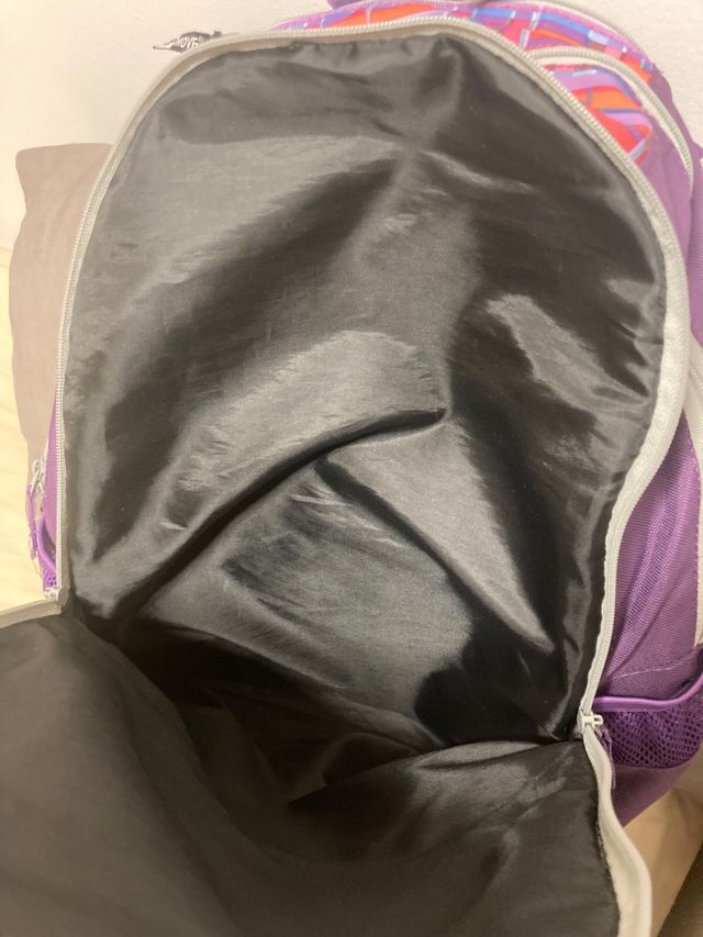 Mochila Escolar Morada con Diseño