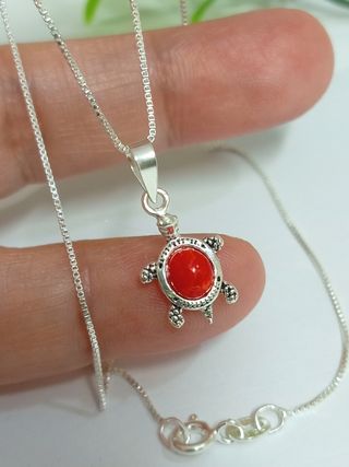 Mini tortuga coral rojo con cadena  plata de ley 