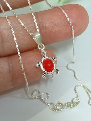 Mini tortuga coral rojo con cadena  plata de ley 