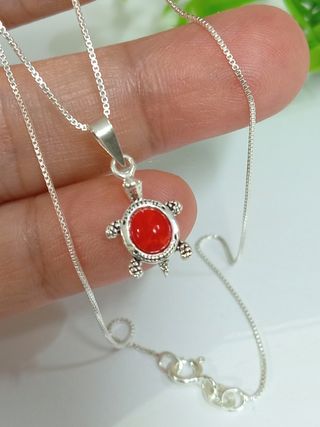 Mini tortuga coral rojo con cadena  plata de ley 