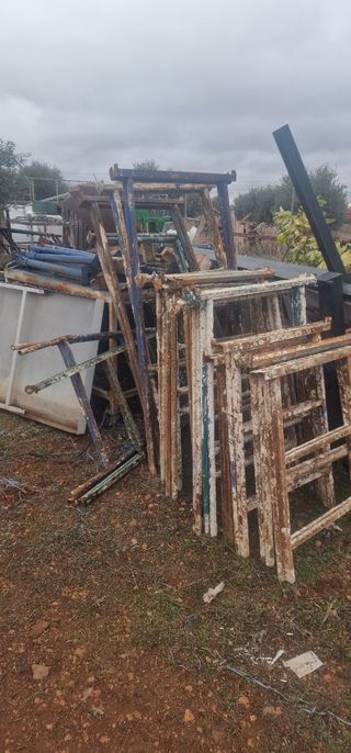 Borriquetas o caballetes metálicos