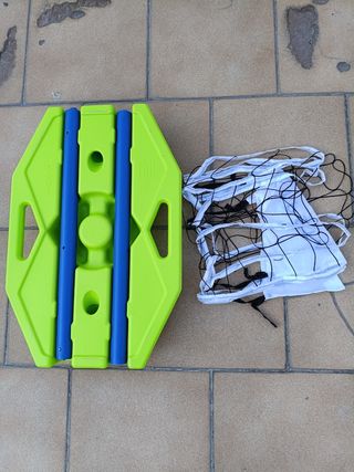 Red de voleibol portátil plegable.