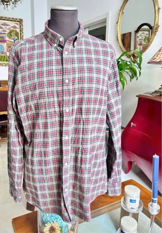 2 Camisas Hombre Tommy Hilfiger y Álvaro Moreno
