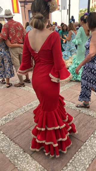 Vestido Flamenco Rojo talla 46 y traje amarillo 38